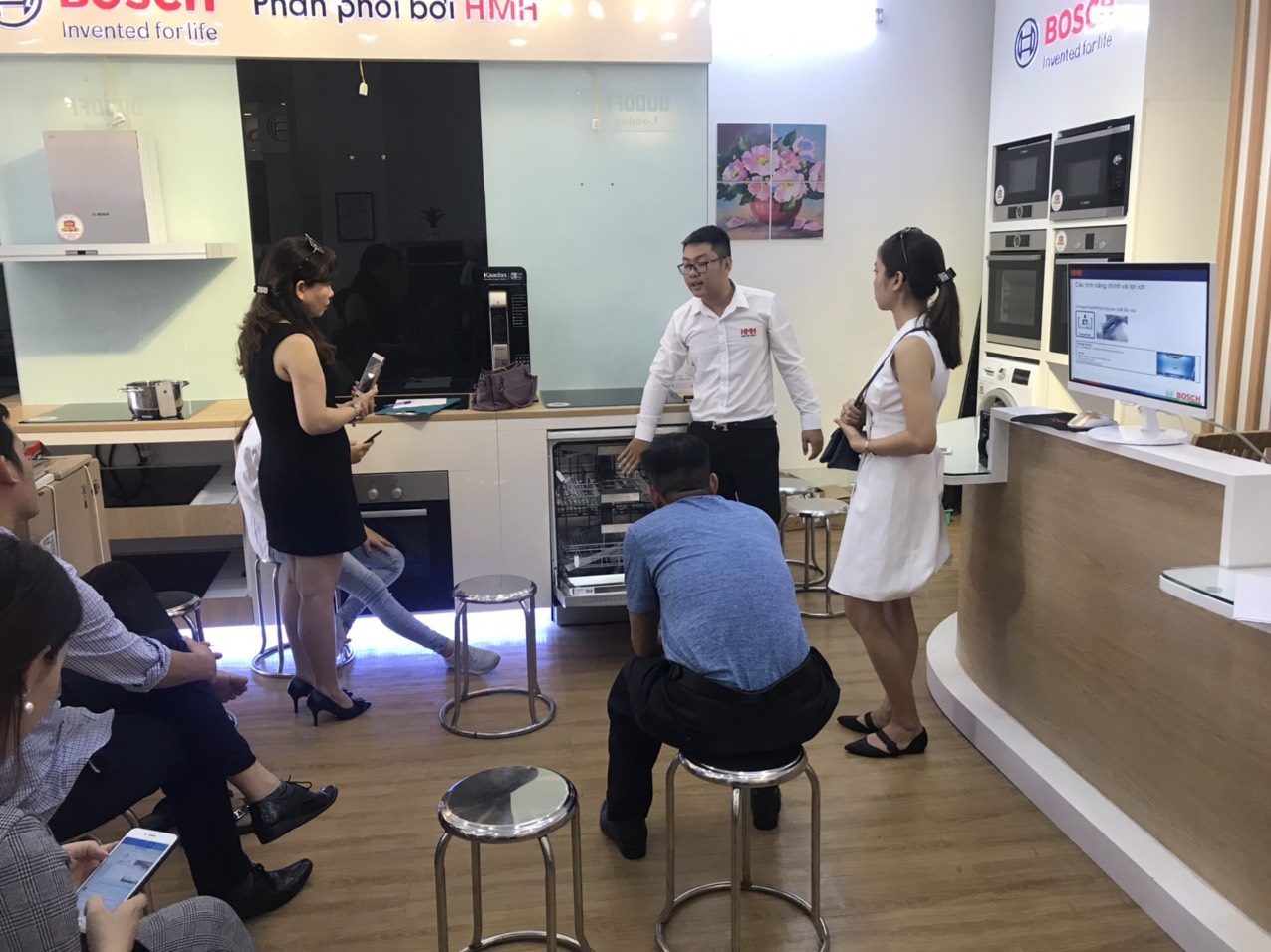 Đội ngũ nhân viên chuyên nghiệp